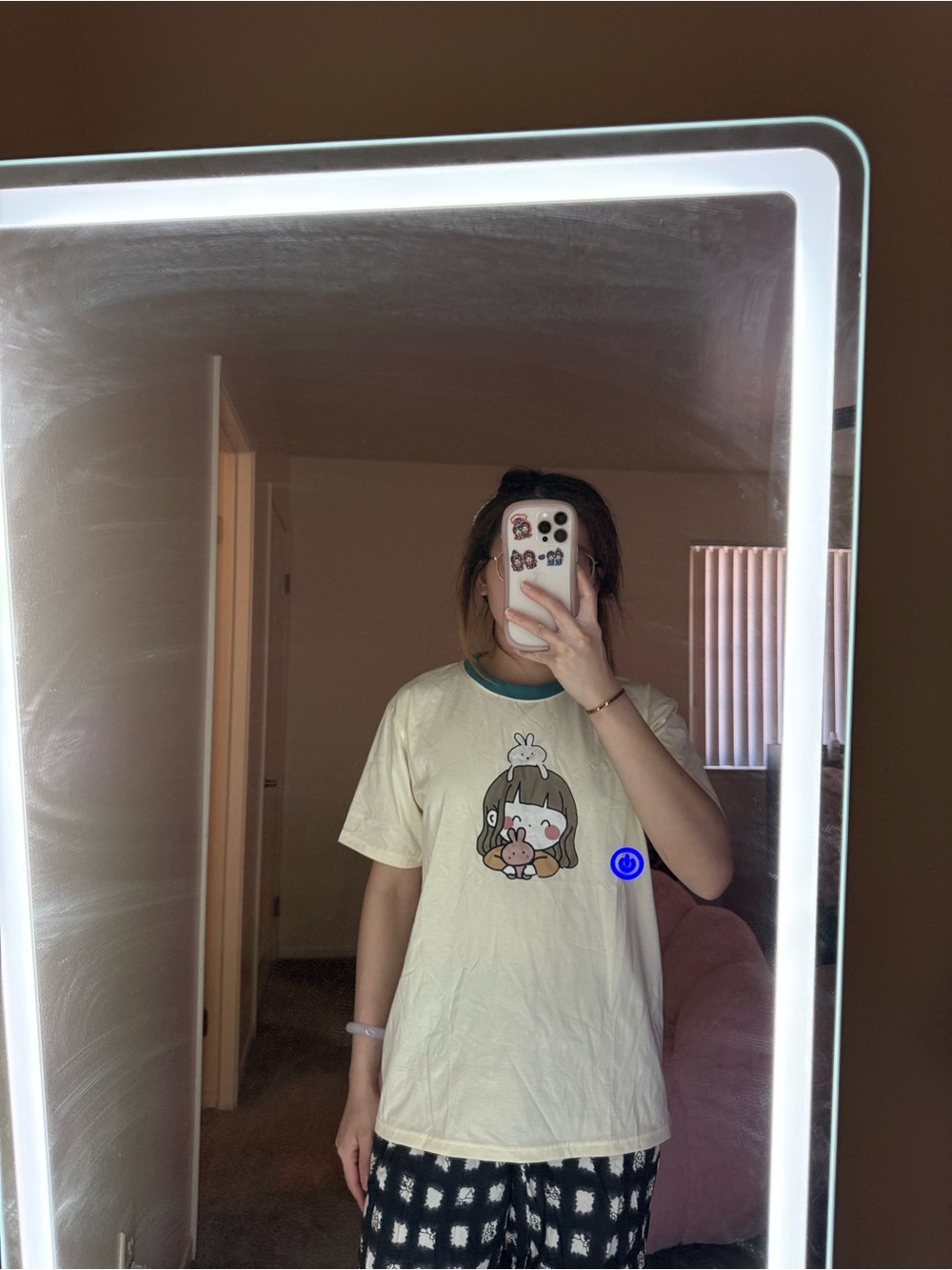 Cream Cartoon Graphic Pet-Themed T-Shirt with Green Trim
